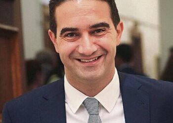 ΜΙΧΑΛΗΣ ΚΑΤΡΙΝΗΣ: “Υπάρχει μια γυναίκα στην αρχή όλων των μεγάλων πραγμάτων”