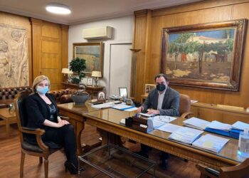 ΔΙΟΝΥΣΙΑ ΑΥΓΕΡΙΝΟΠΟΥΛΟΥ: Συναντήσεις με τον Υπ. Αγροτικής Ανάπτυξης και Τροφίμων