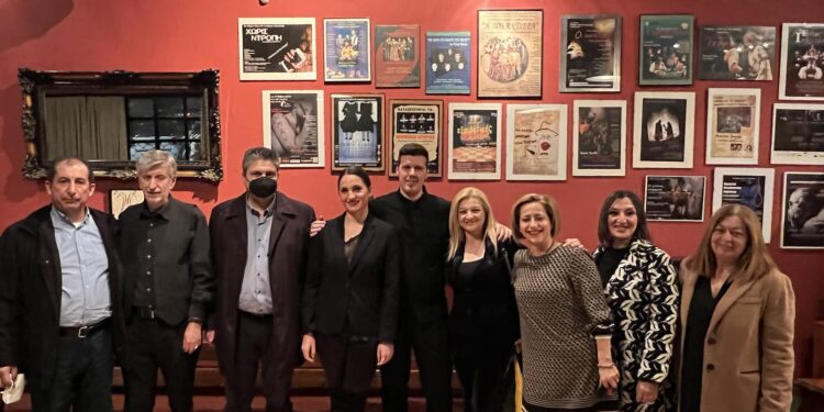 Η Δ. Αυγερινοπούλου κοντά στους Πυργίους ταλαντούχους καλλιτέχνες, στο θέατρο «Κάτω απ΄ τη Γέφυρα»