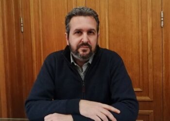 ΧΑΡΗΣ ΜΙΚΕΛΟΠΟΥΛΟΣ: “Δεν φιμώνουμε την τέχνη και το θέατρο”