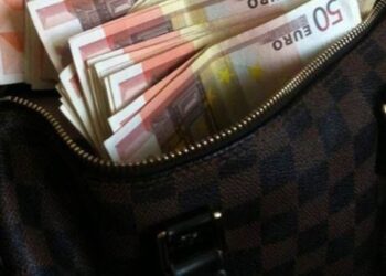 ΠΥΡΓΟΣ: Αφαίρεσε τσάντα με 500 ευρώ