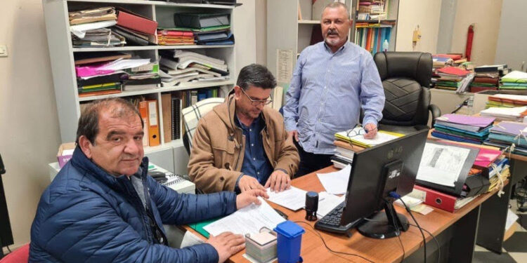 ΔΗΜΟΣ ΑΝΔΡΑΒΙΔΑΣ – ΚΥΛΛΗΝΗΣ: Υπεγράφη η σύμβαση για την βελτίωση της αγροτικής οδοποιίας