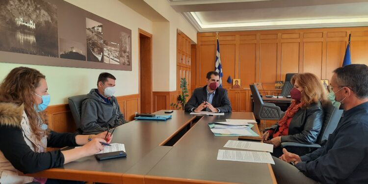 Σύσκεψη Αντιπεριφερειάρχη Π.Ε Ηλείας Β. Γιαννόπουλου, με Διεύθυνση Τεχνικών Έργων και Τμ. Πολιτικής Προστασίας