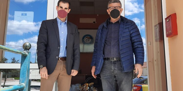 Π.Ε. ΗΛΕΙΑΣ: Παιδικά βιβλία και γλυκίσματα για τα παιδιά του Συλλόγου “Το Χαμόγελο του Παιδιού”