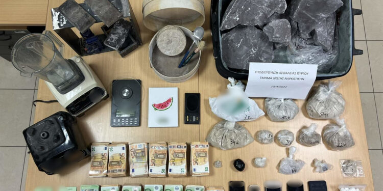 Εξαρθρώθηκε συμμορία που διακινούσε σκληρά ναρκωτικά