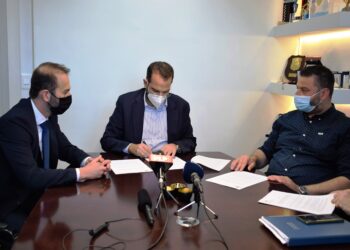 Ολοκληρωμένη και μόνιμη λύση στην επάρκεια, ποιότητα και συντήρηση του φωτισμού στο οδικό δίκτυο της ΠΔΕ (βίντεο)