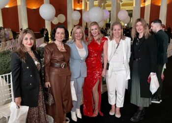 ΔΙΟΝΥΣΙΑ ΑΥΓΕΡΙΝΟΠΟΥΛΟΥ: Στην Αρχαία Ολυμπία Έλληνες και Γάλλοι της υψηλής ραπτικής με αφορμή τη διενέργεια των Ολυμπιακών Αγώνων στη Γαλλία το 2024