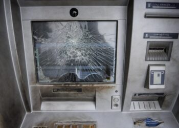 ΑΜΑΛΙΑΔΑ: Προκάλεσε υλικές ζημιές  συνολικού ύψους (7.000) ευρώ σε Α.Τ.Μ.