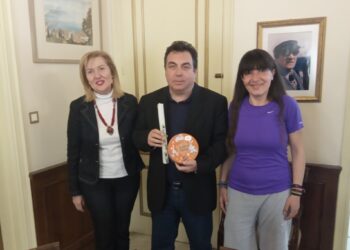 EEEEK ΠΥΡΓΟΥ: Επίσκεψη με πασχαλινά δώρα στο Δήμαρχο Πύργου