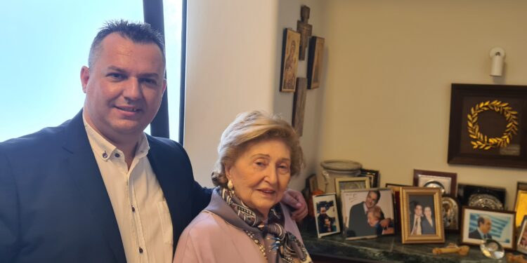 Συνάντηση Χρ. Βλάχου με την Δντρια του Γραφείου του Πρωθυπουργού Κυριάκου Μητσοτάκη