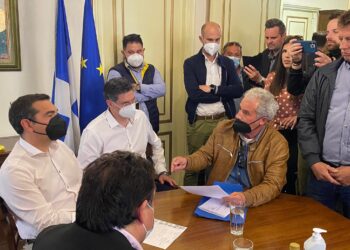 ΑΛΕΞΗΣ ΤΣΙΠΡΑΣ ΑΠΟ ΤΟΝ ΠΥΡΓΟ: “Δεσμεύομαι να ξανανοίξουν τα Πανεπιστημιακά Τμήματα”
