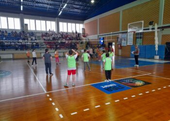 Ευρεία συμμετοχή στις αθλοπαιδιές στο Κλειστό Γήπεδο των Κρεστένων