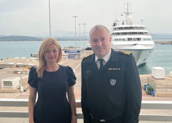 ΔΙΟΝΥΣΙΑ ΑΥΓΕΡΙΝΟΠΟΥΛΟΥ: Συνάντηση με τον νέο Λιμενάρχη Κατακόλου Πλωτάρχη Λ.Σ. Χαραλάμπους