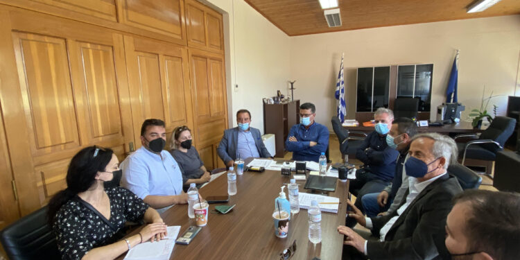 ΔΗΜΟΣ ΑΝΔΡΑΒΙΔΑΣ – ΚΥΛΛΗΝΗΣ: Σύσκεψη με κλιμάκιο του Υπουργείου Μετανάστευσης και Ασύλου