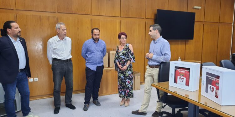 Δωρεά Αυτόματων Εξωτερικών Απινιδωτών στους δήμους, από την Περιφερειακή Ενότητα Ηλείας