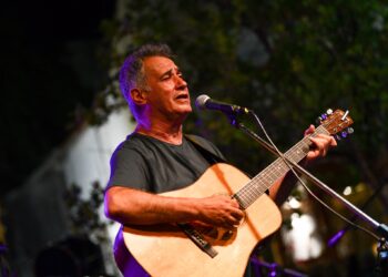 ΝΙΚΟΣ ΚΟΡΟΒΕΣΗΣ: “Μαγική βραδιά στον Πύργο με τον Παντελή Θαλασσινό!”