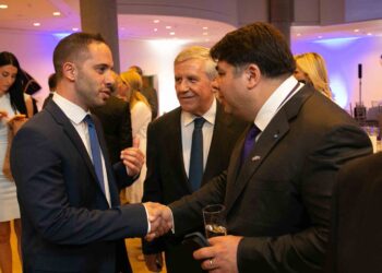 Συνάντηση του Λευτέρη Βαρουξή με τον Τζορτζ Τσούνη