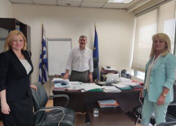 ΔΙΟΝΥΣΙΑ ΑΥΓΕΡΙΝΟΠΟΥΛΟΥ: Θέματα διαχείρισης αποβλήτων και χρηματοδότησης νέων έργων με το Γ.Γ. Διαχείρισης Αποβλήτων κ. Γραφάκο