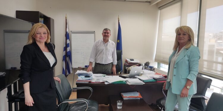ΔΙΟΝΥΣΙΑ ΑΥΓΕΡΙΝΟΠΟΥΛΟΥ: Θέματα διαχείρισης αποβλήτων και χρηματοδότησης νέων έργων με το Γ.Γ. Διαχείρισης Αποβλήτων κ. Γραφάκο
