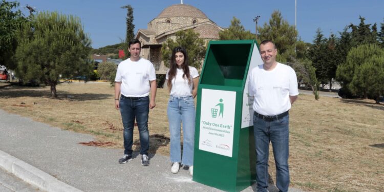 ENERGEAN: Καθαρισμός της παραλίας Βρασίδα και δωρεά κάδων απορριμμάτων στο Δήμο Παγγαίου του ν. Καβάλας