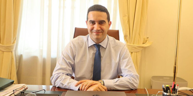 ΜΙΧΑΛΗΣ ΚΑΤΡΙΝΗΣ: “Η κυβέρνηση μαζεύει χρήματα μέσω της υπερφορολόγησης των καυσίμων και του υψηλού ΦΠΑ στα βασικά είδη διατροφής, για να δώσει προεκλογικό πακέτο παροχών”
