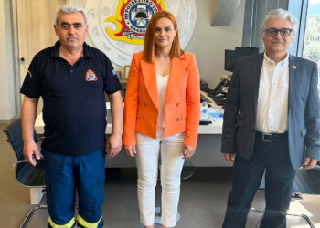Οι Συμπρόεδροι των Οικολόγων ΠΡΑΣΙΝΩΝ επισκέπτονται τον αρχηγό του Πυροσβεστικού Σώματος