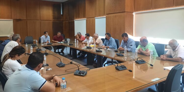 Σύσκεψη υπό τον Αντιπεριφερειάρχη Π.Ε Ηλείας Β. Γιαννόπουλο, με νέο πρόεδρο ΓΟΕΒ Πηνειού–Αλφειού Π. Παρασκευόπουλο και ΤΟΕΒ