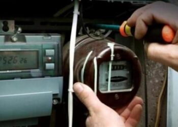 ΠΥΡΓΟΣ: Ρευματοδοτούσαν παράνομα τις οικίες τους