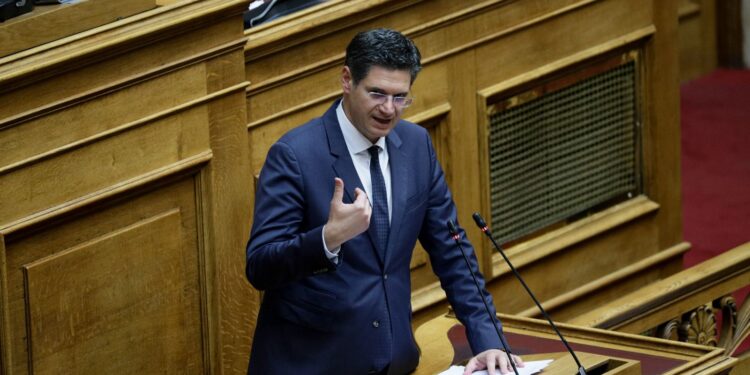 Διονύσης Καλαματιανός για την πύρινη καταστροφή στην Ηλεία: “Ξανά στις φλόγες, ξανά στο ίδιο έργο θεατές”