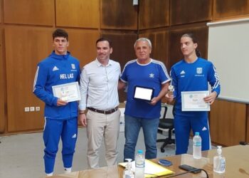 ΔΗΜΗΤΡΗΣ ΝΙΚΟΛΑΚΟΠΟΥΛΟΣ: Βράβευσε τους πρωταθλητές Τσαμπά, Παναγιωτακόπουλο και τον προπονητή Θ. Παπαγρηγορίου