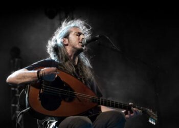 Ο Γιάννης Χαρούλης στο Κάστρο Χλεμούτσι