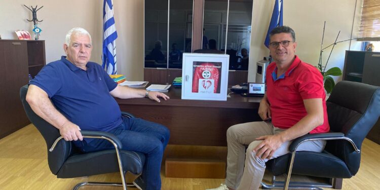 Παραλαβή και τοποθέτηση δύο απινιδωτών στον Δήμο Ανδραβίδας-Κυλλήνης