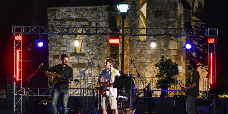 ΝΙΚΟΣ ΚΟΡΟΒΕΣΗΣ: “Επιτυχής συνεργασία της Περιφέρειας Δυτ. Ελλάδας με τον Εμπορικό Σύλλογο για την τόνωση της αγοράς και την ψυχαγωγία των κατοίκων”