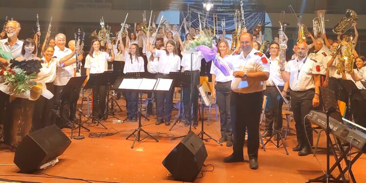 ΦΙΛΑΡΜΟΝΙΚΗ ΛΕΧΑΙΝΩΝ: Πλούσια η δράση της