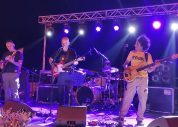 Τα “Υπόγεια ρεύματα” ξεσήκωσαν το κοινό στο Κατάκολο!