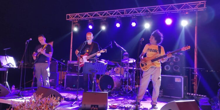 Τα “Υπόγεια ρεύματα” ξεσήκωσαν το κοινό στο Κατάκολο!