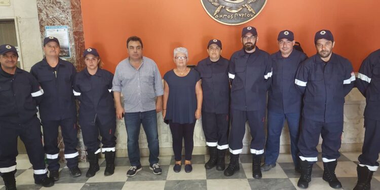 ΔΗΜΟΣ ΠΥΡΓΟΥ: Παρέλαβε αντιπυρικές στολές της Πολιτικής Προστασίας δωρεά του εφοπλιστή Αθανάσιου Μαρτίνου