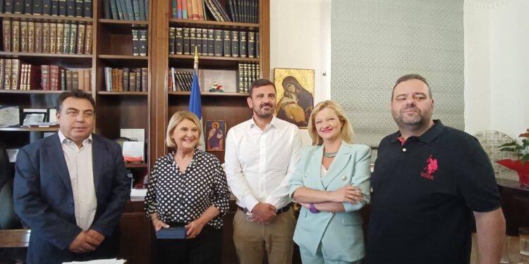 ΔΗΜΟΣ ΠΥΡΓΟΥ: Στο Λάτσειο Δημοτικό Μέγαρο η υφυπουργός Μετανάστευσης και Ασύλου Σοφία Βούλτεψη (φωτος)