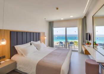ΠΥΡΓΟΣ: Αφαίρεσαν από σουϊτα ξενοδοχείου 300 ευρώ και τραπεζικές κάρτες