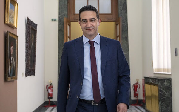 ΜΙΧΑΛΗΣ ΚΑΤΡΙΝΗΣ: “O Πρωθυπουργός οφείλει να αναλάβει την ευθύνη με ό,τι και αν σημαίνει αυτό”