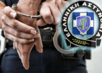 Συνελήφθησαν τρεις άνδρες για κλοπές σε σταθμευμένα οχήματα σε παραλίες της Ηλείας