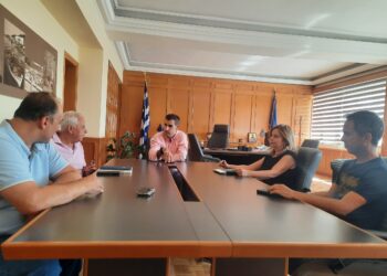 Σύσκεψη υπό τον Αντιπεριφερειάρχη Π.Ε Ηλείας Β. Γιαννόπουλο, για το έργο μεταφοράς  μαθητών. Όλα έτοιμα για τη Δευτέρα 12 Σεπτεμβρίου