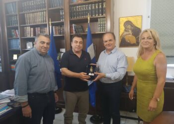 ΔΗΜΟΣ ΠΥΡΓΟΥ: Συνάντηση δημάρχου Πύργου με τον πρόεδρο της Ε.Δ.Ε.Υ.Α. Γιώργο Μαρινάκη