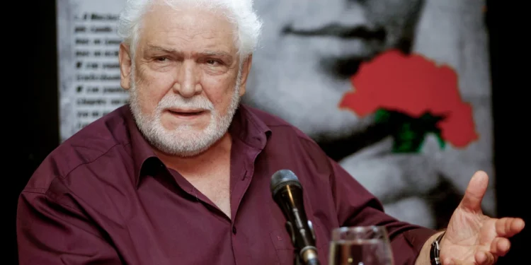 Ο Κώστας Καζάκος προσέφερε το σώμα του στην Ιατρική Σχολή Αθηνών για εκπαίδευση των φοιτητών