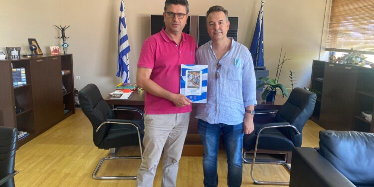 Στον Δήμαρχο Ανδραβίδας – Κυλλήνης ο Ιστορικός – Συγγραφέας Θεόδωρος Λάμπρος