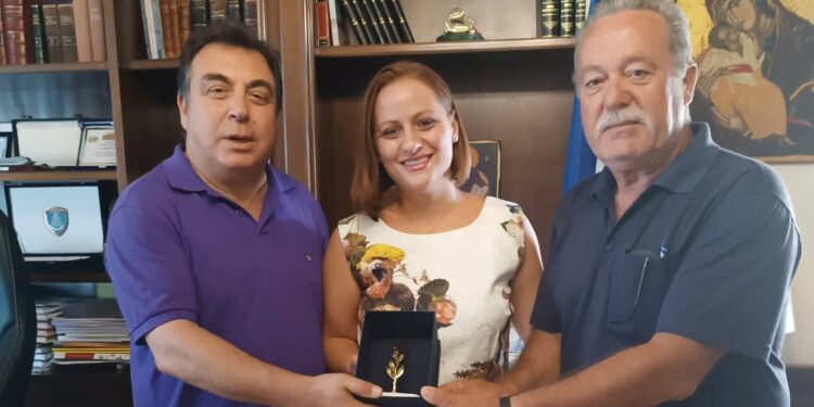 ΔΗΜΟΣ ΠΥΡΓΟΥ: Τιμήθηκε η ανθρωπιά και η αυτοθυσία