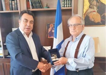 ΔΗΜΟΣ ΠΥΡΓΟΥ: Στον Δήμαρχο ο καθηγητής Φυσικής Διαστήματος του ΕΚΠΑ Ξενοφώντας Μουσάς