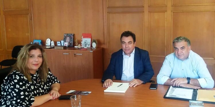Συναντήσεις και πρωτοβουλίες του Δημάρχου Πύργου για την ενδοοικογενειακή βία και το bullying