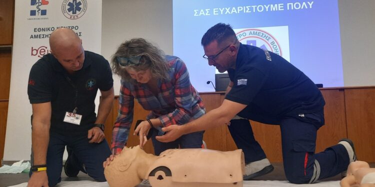 Επιτυχημένη ενημερωτική δράση της Π.Ε Ηλείας για την παροχή Πρώτων Βοηθειών και τη χρήση Απινιδωτών