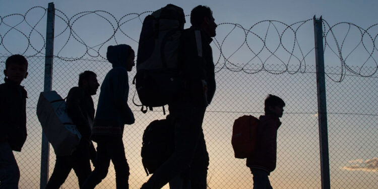 Εξαρθρώθηκε εγκληματική οργάνωση που διακινούσε μετανάστες από τα Ελληνοτουρκικά σύνορα στον Έβρο στο εσωτερικό της Χώρας